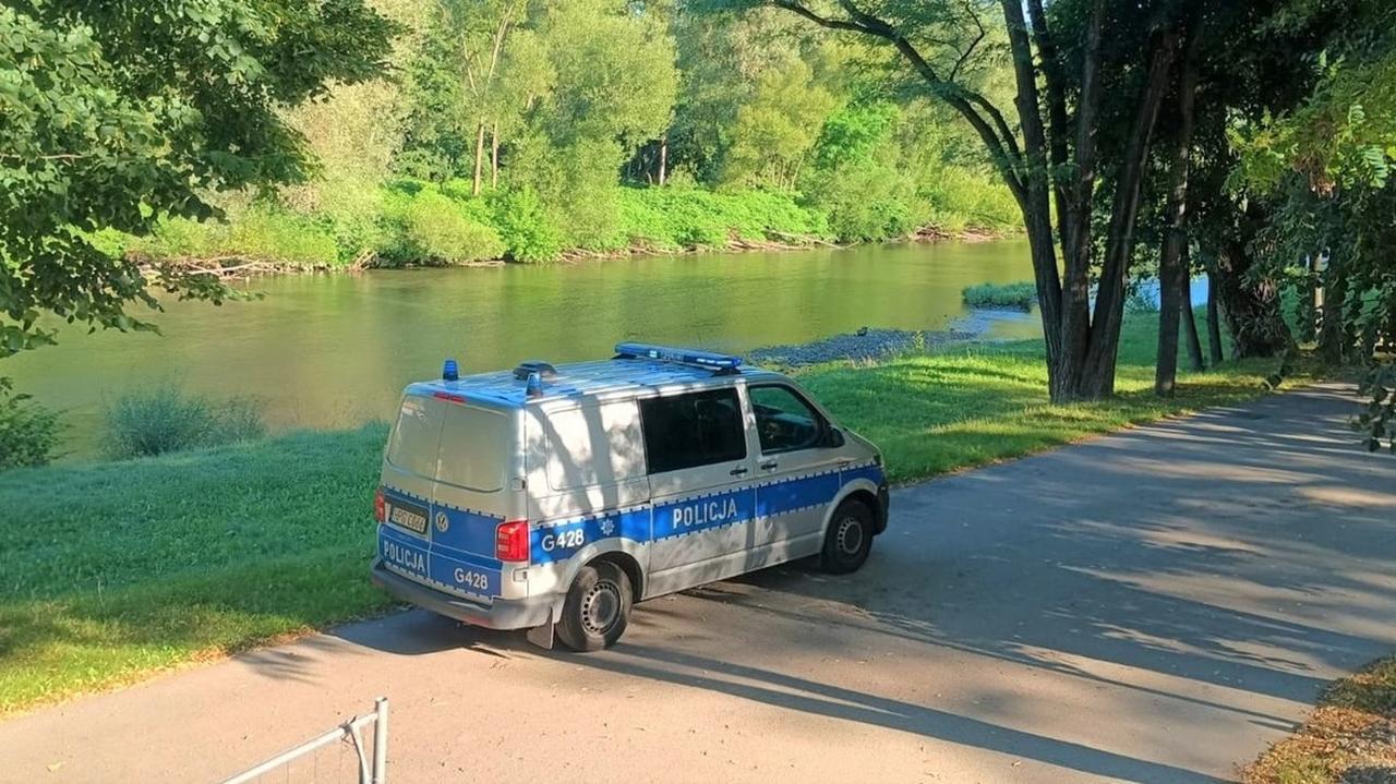 Siedmiolatek sam poszedł wykąpać się w rzece
