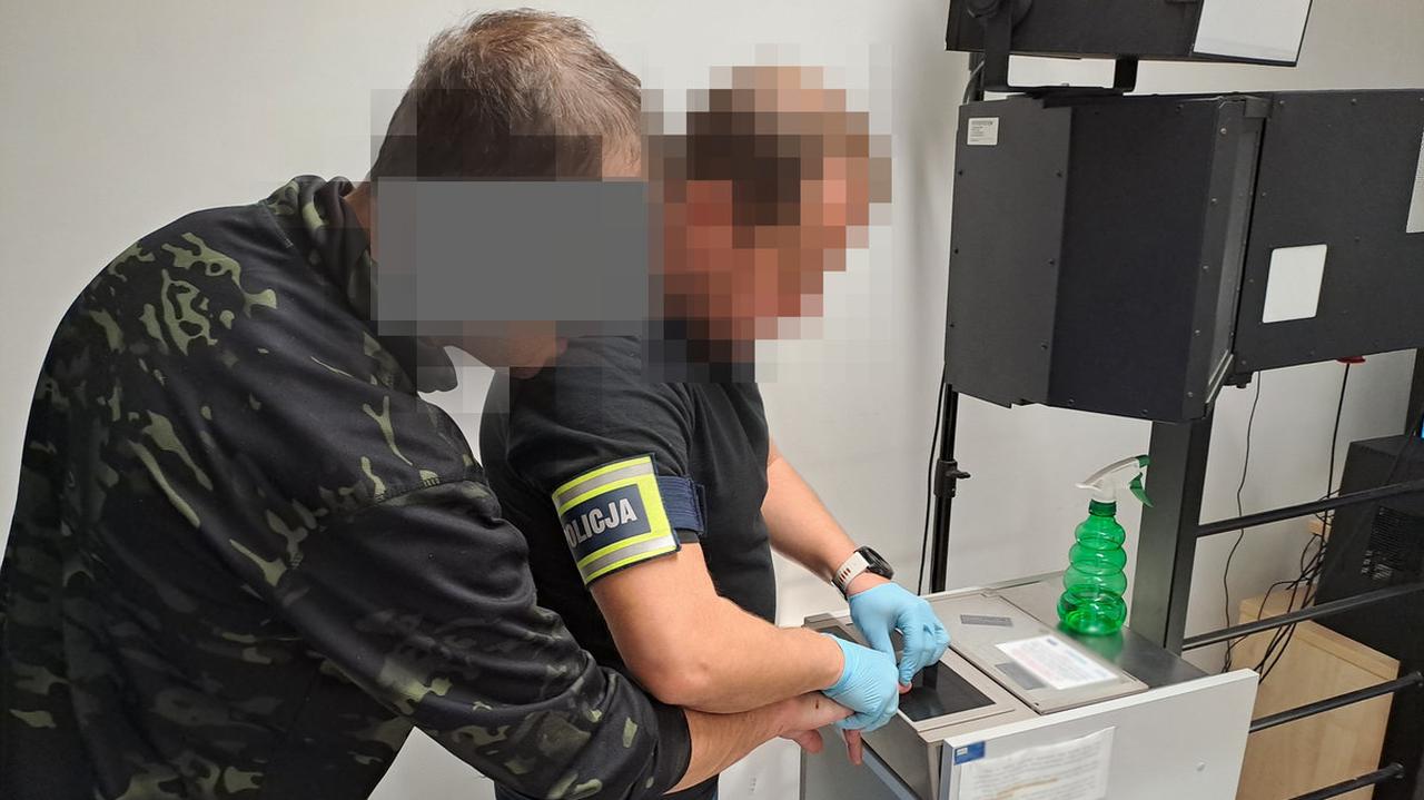 Groził, iż podpali dom. Matka zadzwoniła na policję