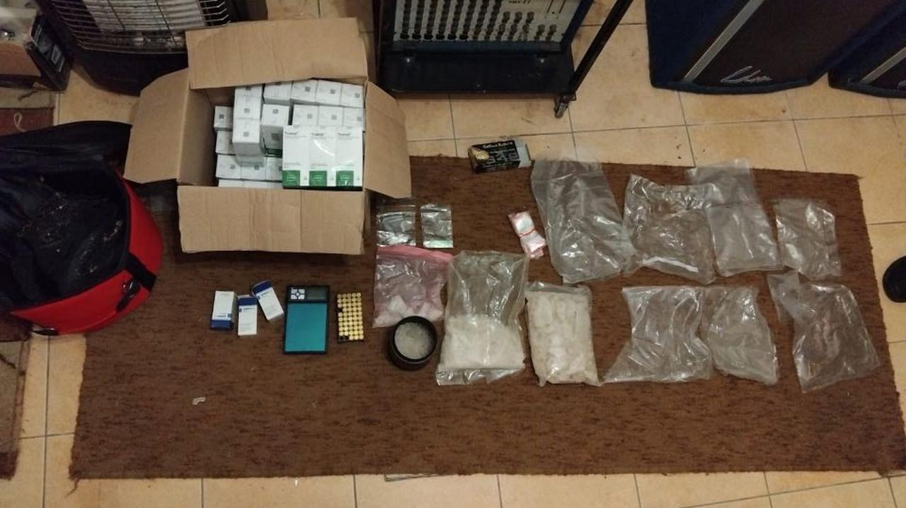 Działacz Konfederacji aresztowany. Uciekał przed policją, w domu miał mefedron