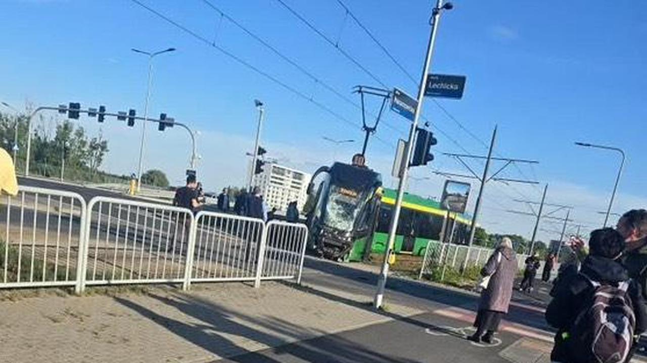 Zderzenie tramwaju z ciężarówką, są ranni