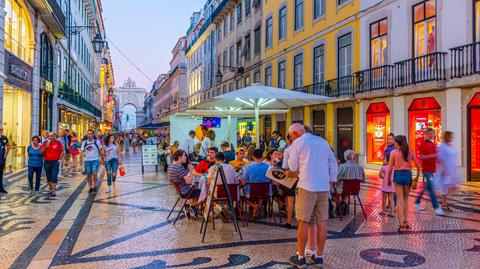 Portugalia, Lizbona. Turyści w kwietniu 2023 roku