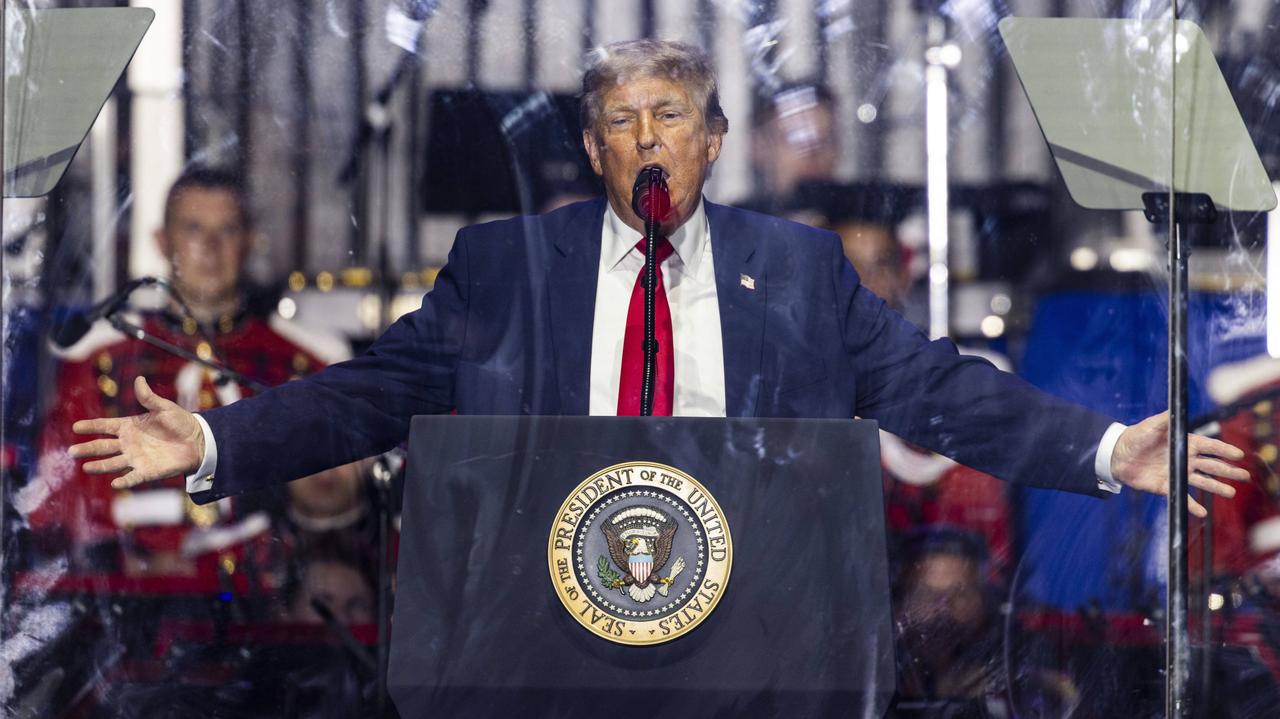 Koncerny naftowe szykują rekordowe zyski, Trump naciska na tańszą benzynę
