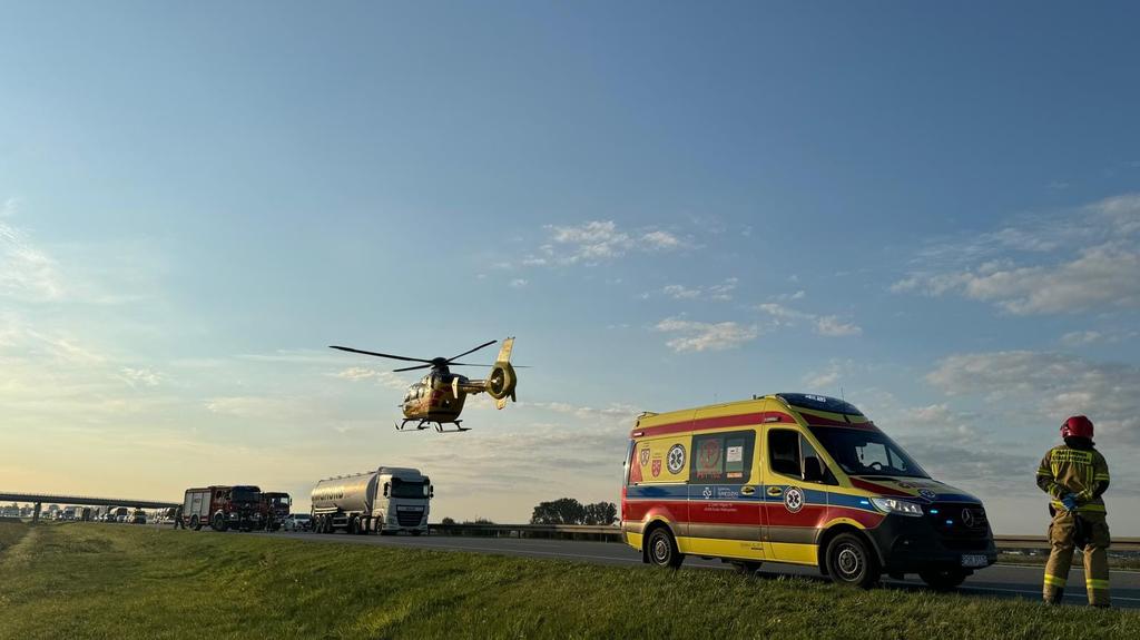 Dwie osoby zostały ranne i przetransportowane do szpitala