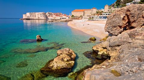 Dubrovnik Banje plaza shutterstock_1147260398