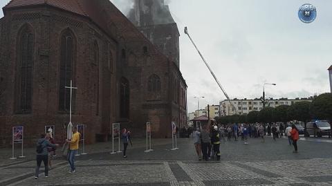 Mieszkańcy ratowali wyposażenie katedry