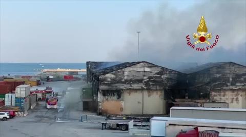 Pożar w Ankonie - spłonął magazyn w miejskim porcie