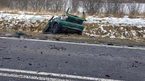 Zagrody. Doszło do zderzenia czołowego. Dwie osoby zginęły na miejscu. Trzecia zmarła następnego dnia