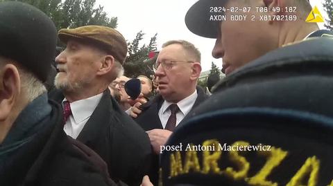 Nagranie z zachowaniem posła Antoniego Macierewicza przed Sejmem 7 lutego