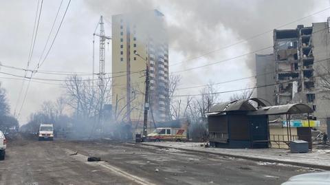 Zmasowany atak rakietowy na Ukrainę, alarmy w całym kraju. Relacja korespondenta TVN24