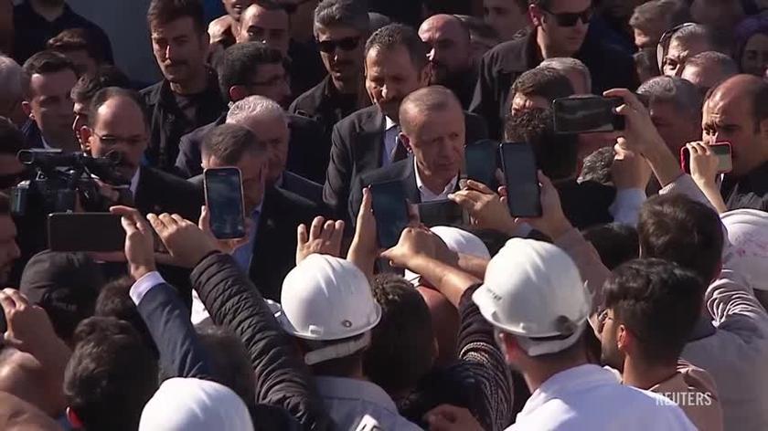 Prezydent Turcji Recep Tayyip Erdogan pojawił się w kopalni w mieście Amasra, gdzie doszło do wybuchu