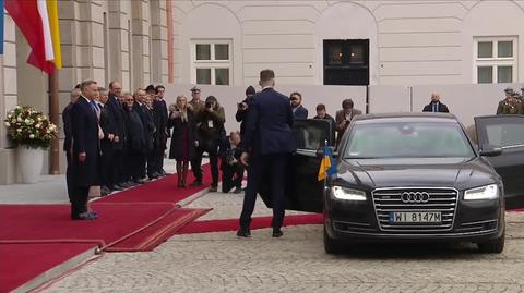 W Pałacu Prezydenckim w Warszawie rozpoczęło się oficjalne spotkanie prezydentów Polski i Ukrainy