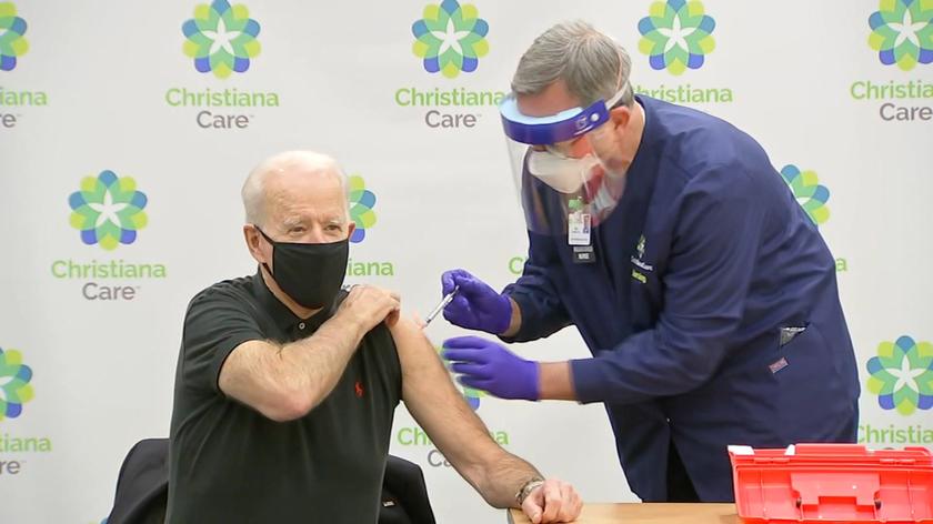 Joe Biden przyjął drugą dawkę szczepionki przeciw COVID-19