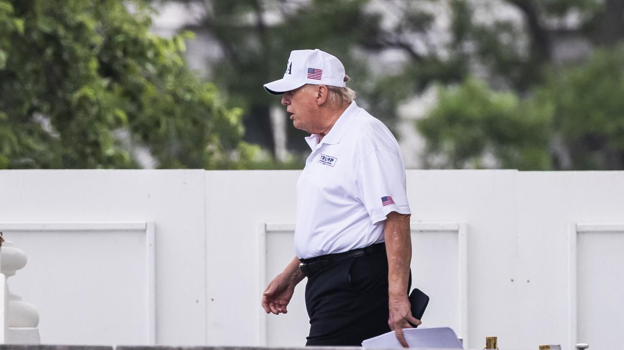 Trump zaprezentował limitowany paszport USA z okazji 250-lecia niepodległości
