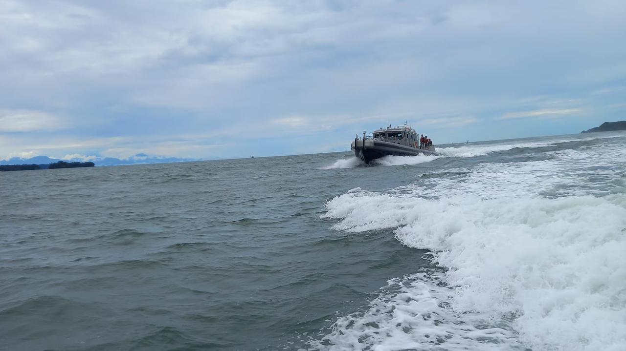 Przechwycili łódź na Atlantyku. W środku 1,7 tony kokainy