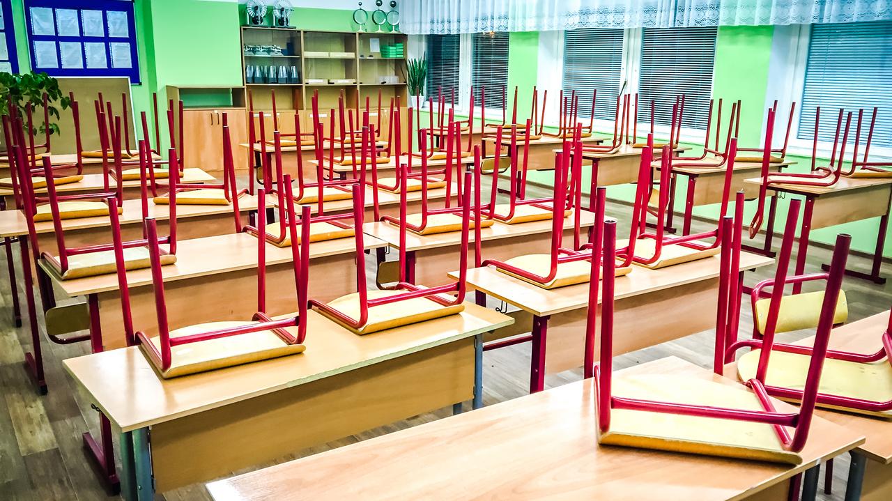 Pornografia w podstawówce. Dyrektor: ksiądz padł ofiarą żartu