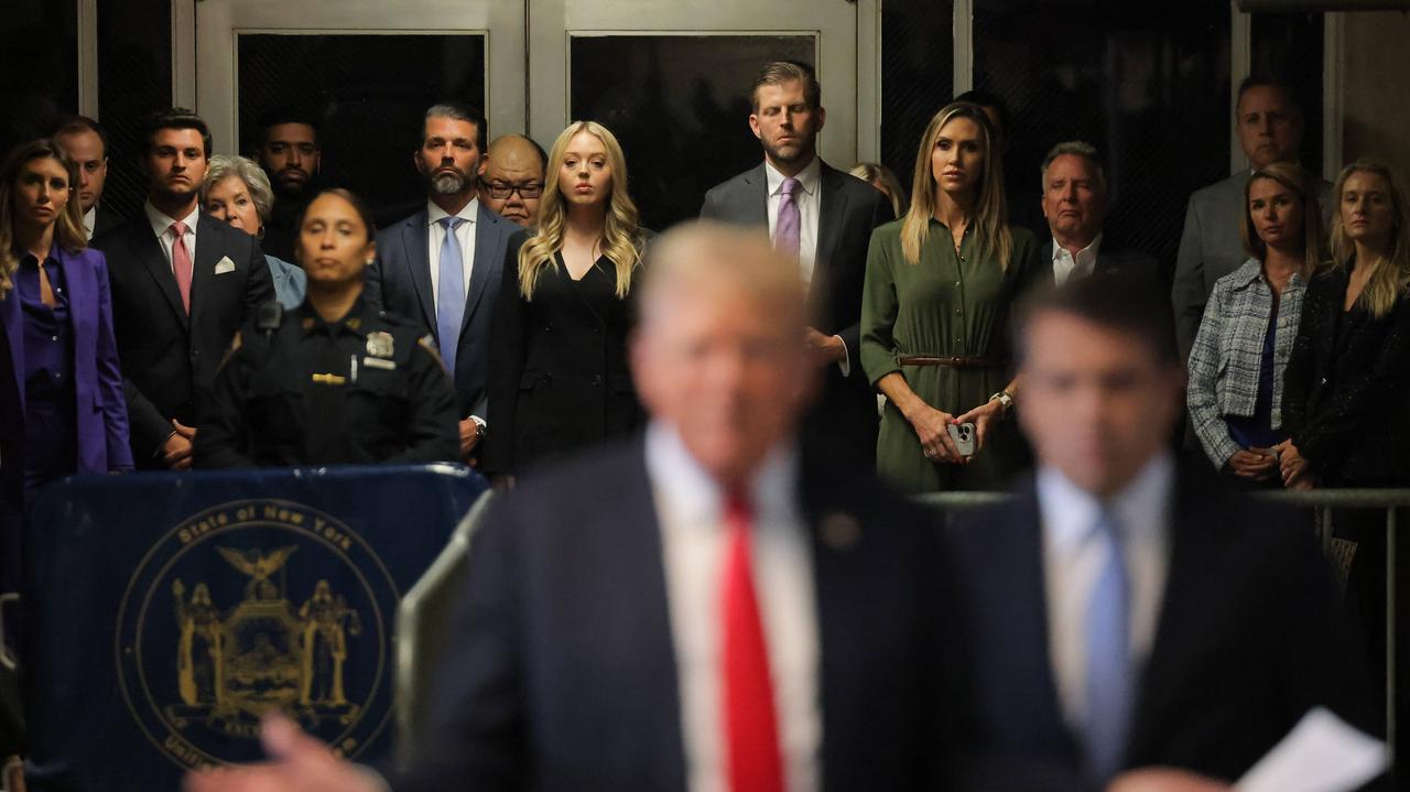 Rozmyte granice w świecie Trumpa. Dziennikarze prześwietlili "Abu Tiffany"