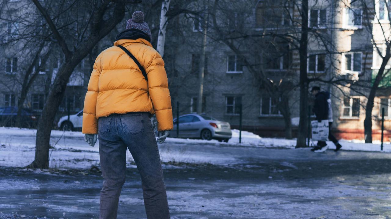 Gołoledź. "Zostań w domu, jeżeli możesz". Alert RCB w większości kraju