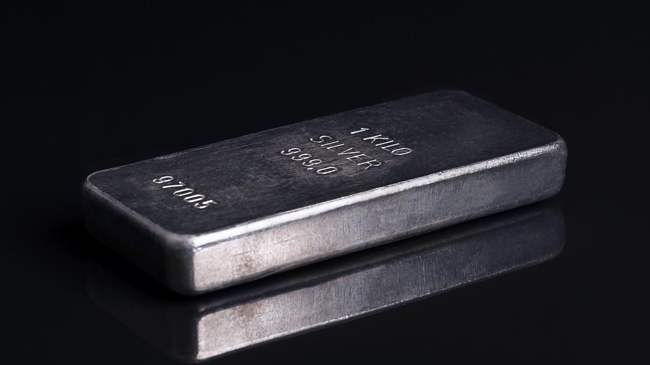 Srebro na wagę złota. Topnieją światowe zasoby