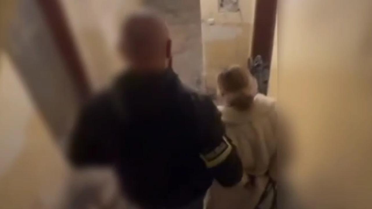 "Na policjanta" mieli wyłudzić co najmniej 820 tysięcy złotych. Trzy osoby zatrzymane