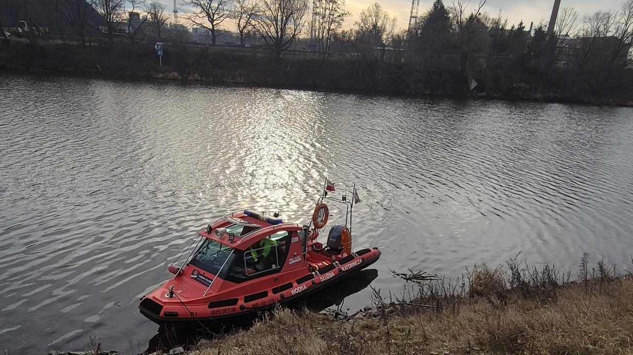 Ciało mężczyzny dryfowało w Odrze