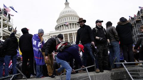 Trump tłumaczy, dlaczego ułaskawił uczestników szturmu na Kapitol  