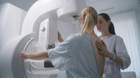Rak piersi. Jak przełamać strach pacjentek?