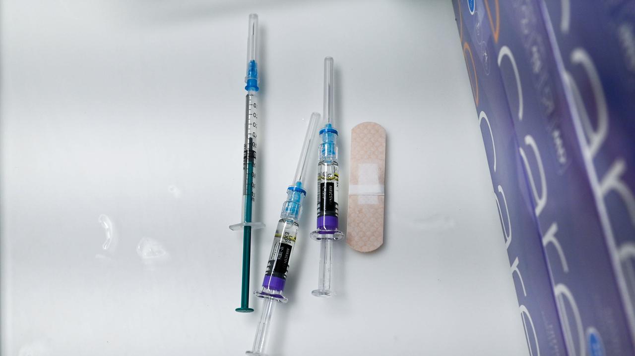 Szczepionki na COVID-19 pomagają w immunoterapii? Nowe ustalenia naukowców