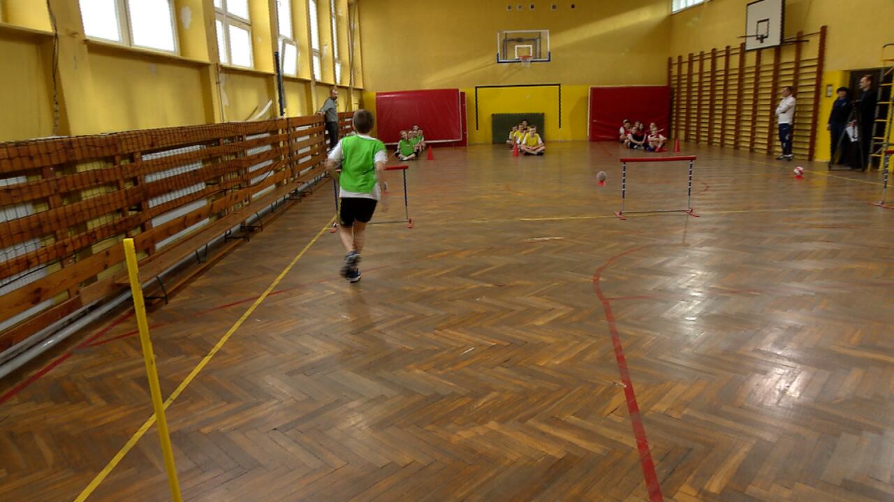 W-f i "śniadaniówka" to podstawy. Lekarze przypominają, jak zadbać o zdrowy powrót do szkoły