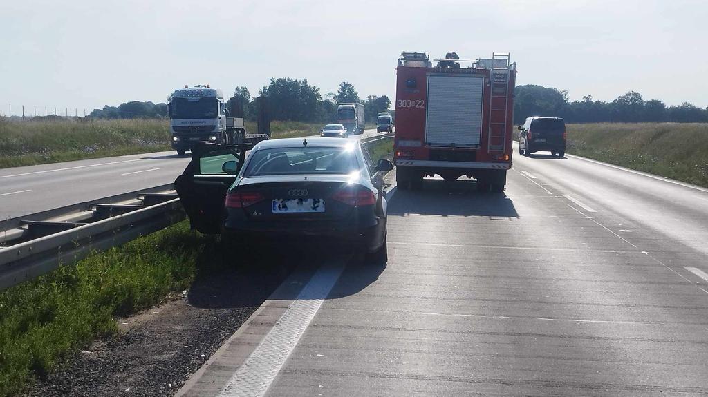 Na miejscu pracują służby