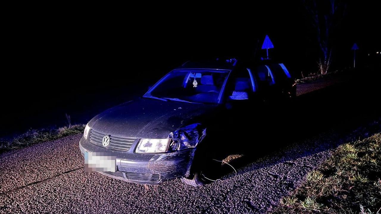 Po zderzeniu zasnął za kierownicą. "Pił wódkę w trakcie jazdy"