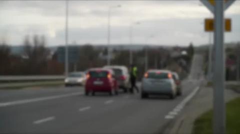 Kontrole samochodów w Przemyślu. W nocy w jednej z wsi pod miastem padły strzały. Trwa poszukiwanie sprawców