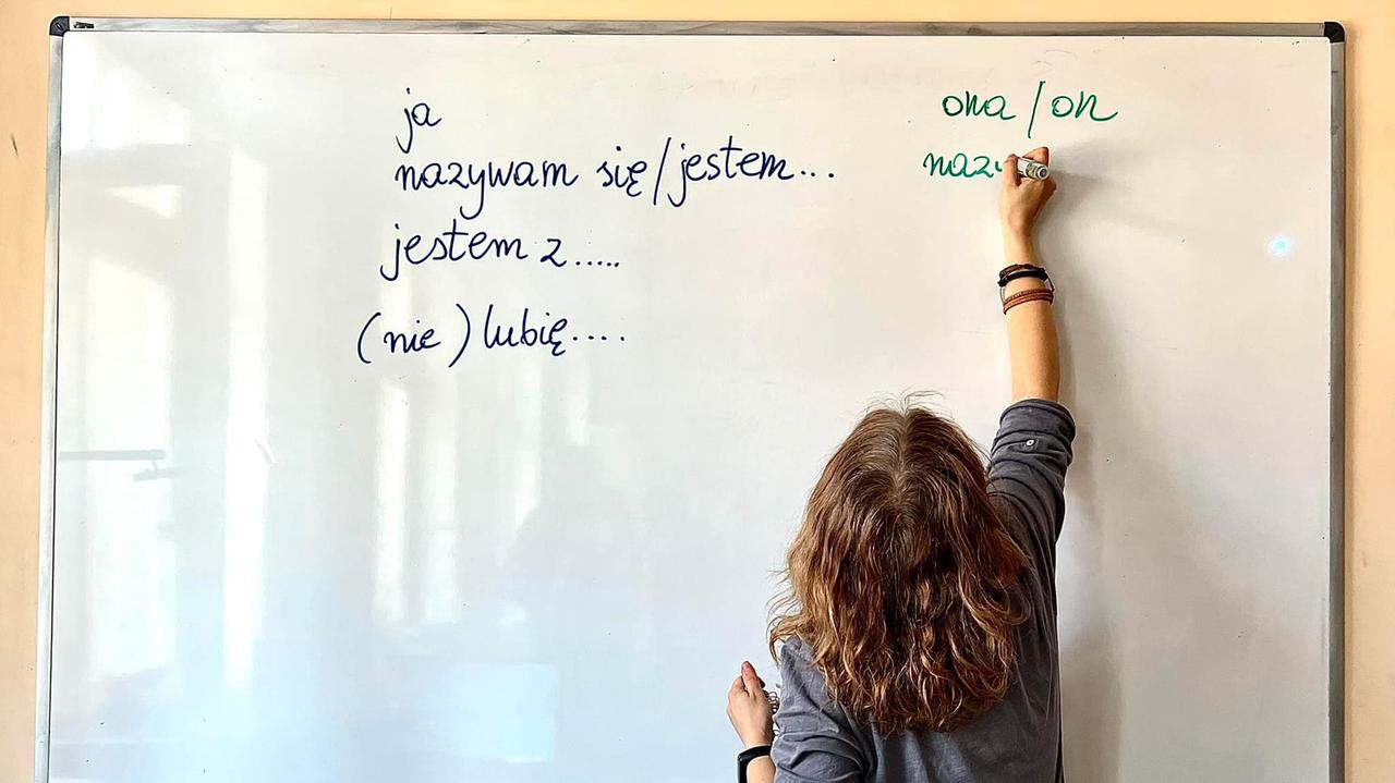 Bezpłatne kursy języka polskiego dla uchodźców z Ukrainy. Przydatne linki i adresy