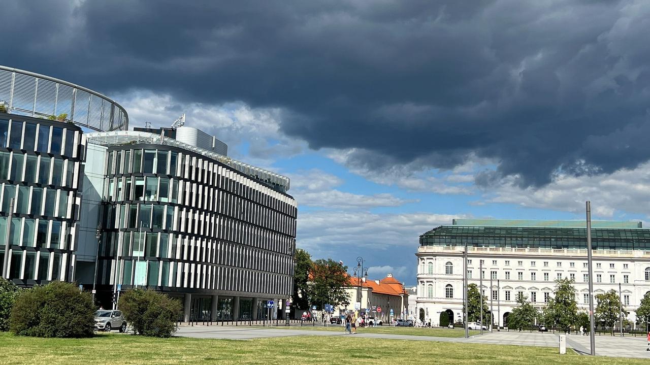 Coraz gorzej na rynku pracy. "Liczba ofert spadła niemal o 50 procent"