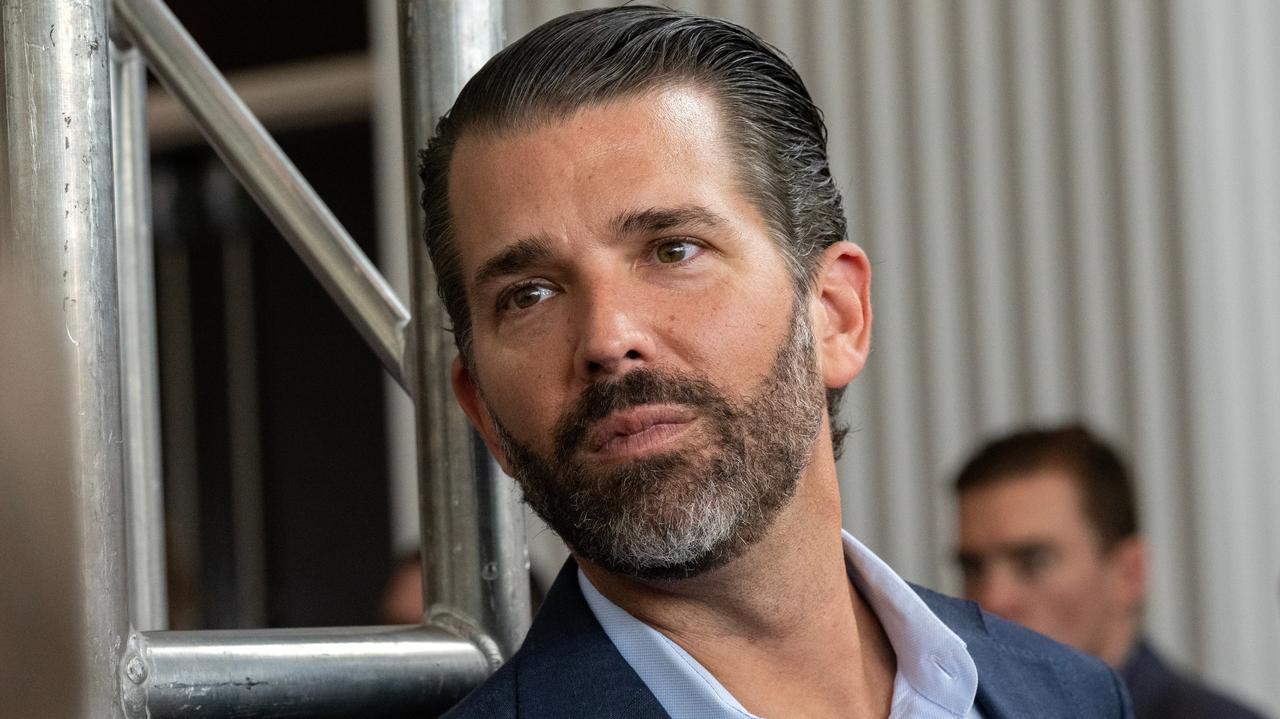 Donald Trump Jr. może zarobić na reformie pozwalającej wysyłać broń do domów