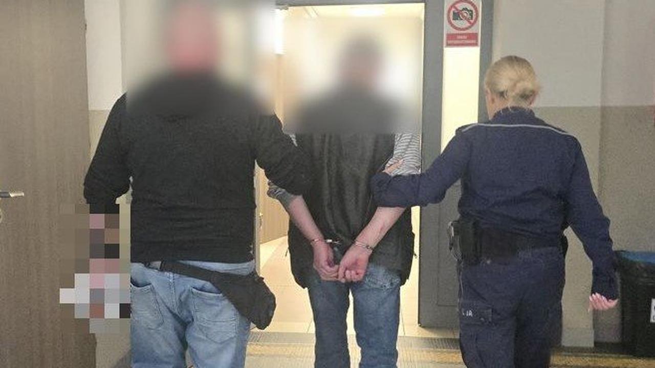 Pijany 54-latek zaatakował ratowników, którzy chcieli mu pomóc