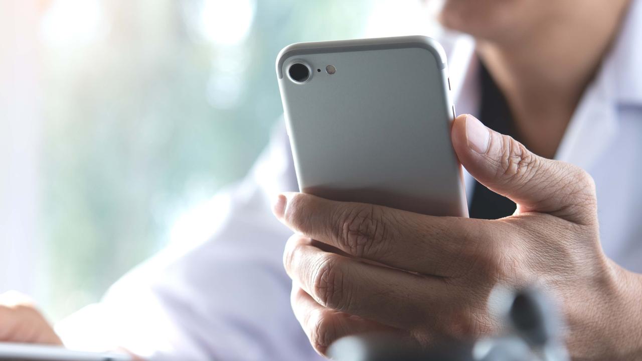 "Twoja paczka oczekuje". Ostrzeżenie przed oszustami