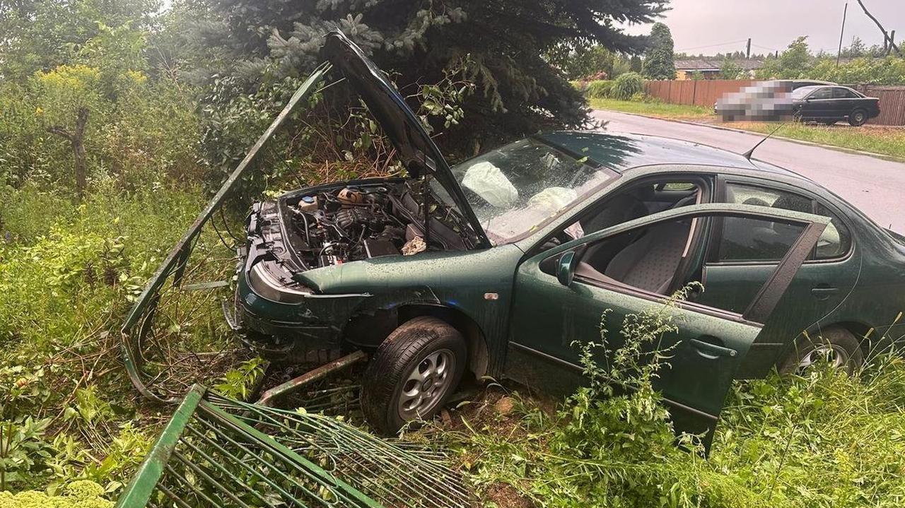 Pijany rozbił samochód. O pomoc w jego ukryciu poprosił policjanta