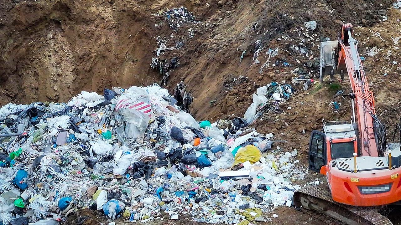 18 tysięcy ton nielegalnych odpadów, 11 milionów złotych strat. Akcja CBŚP