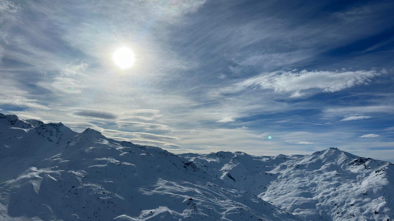 Lawina porwała turystę w popularnym kurorcie. Zmarł w szpitalu