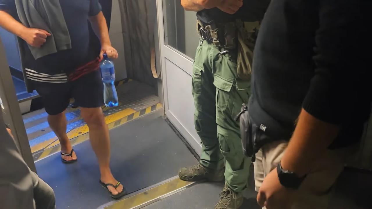 Polak deportowany z Karaibów. W klapkach i kąpielówkach trafił do aresztu