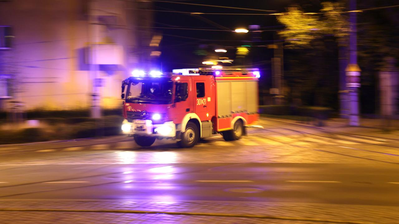 Wypadek na budowie. Karetki zabrały trzy osoby