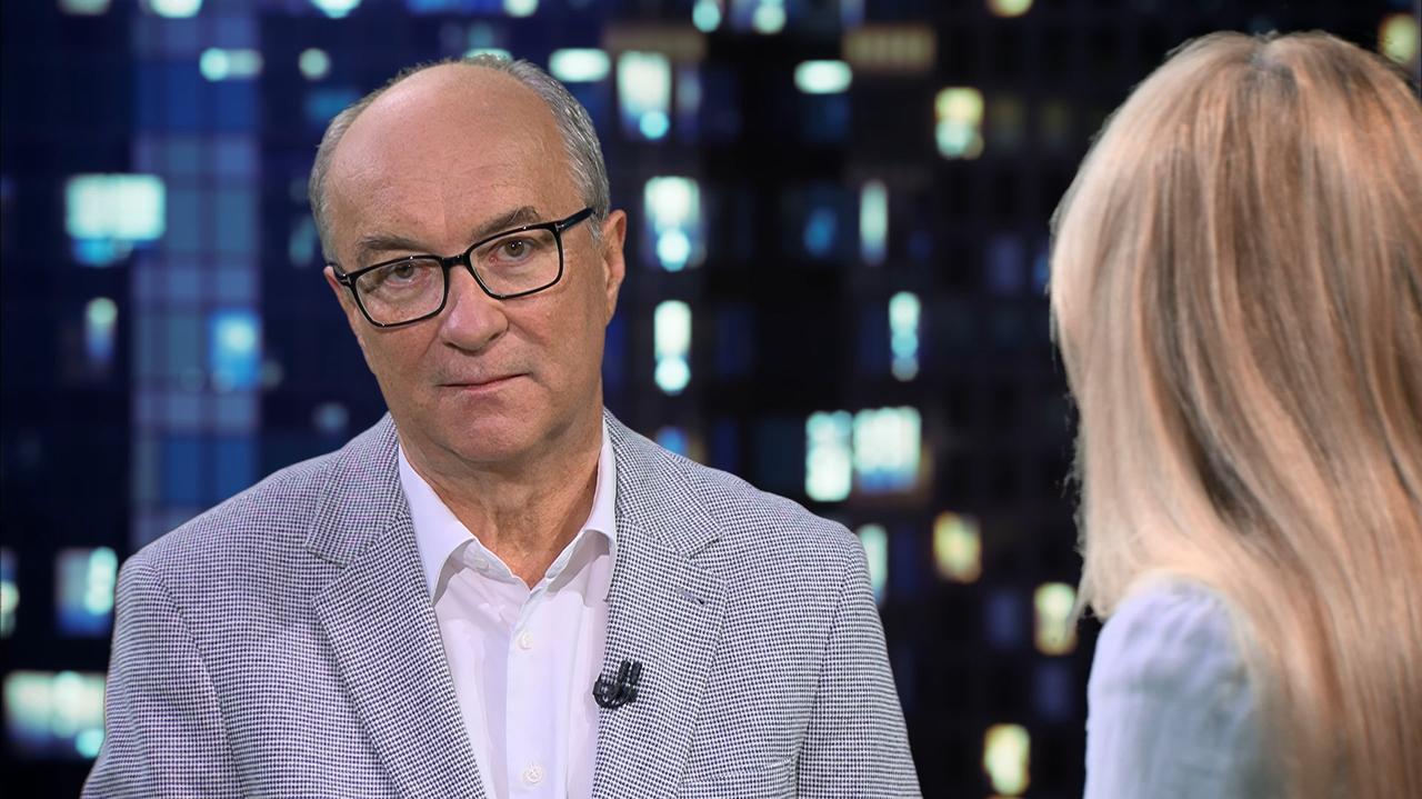 Spojrzał w kamerę, powiedział "przepraszam". Czarzasty zwrócił się do Polaków "z ręką na sercu"