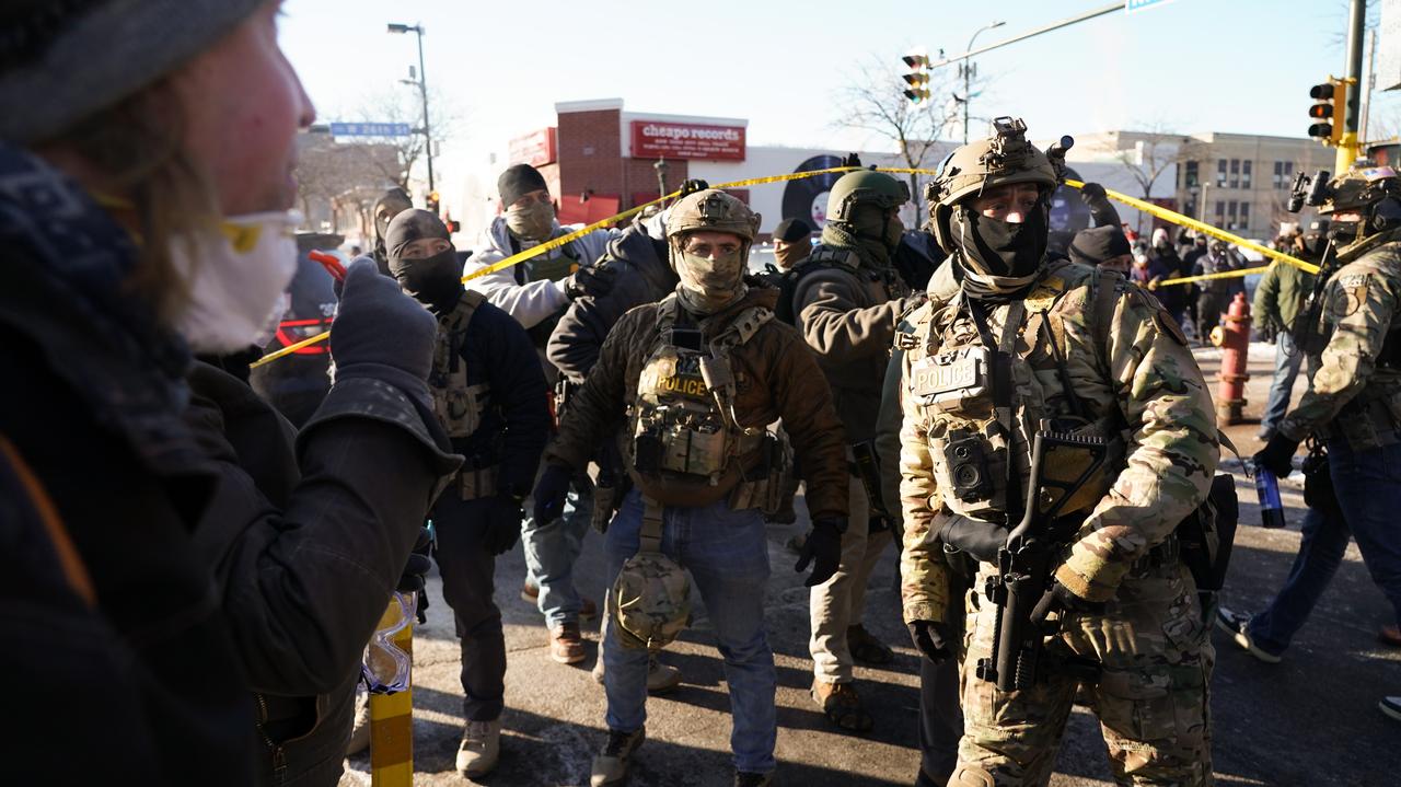 Kilkuset agentów imigracyjnych znika z Minnesoty. Ale "zamiar" Trumpa pozostaje bez zmian