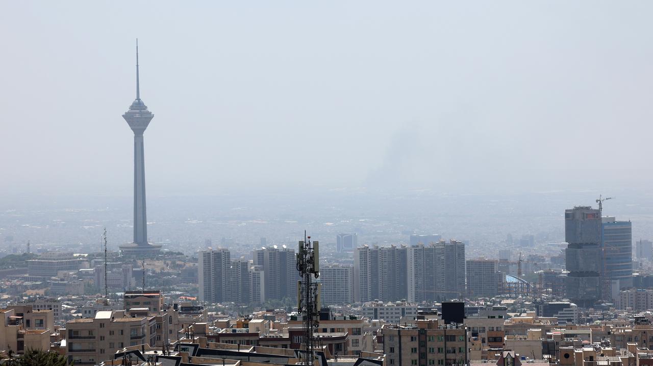 Przedłużająca się wojna "może wzmocnić reżim ajatollahów"