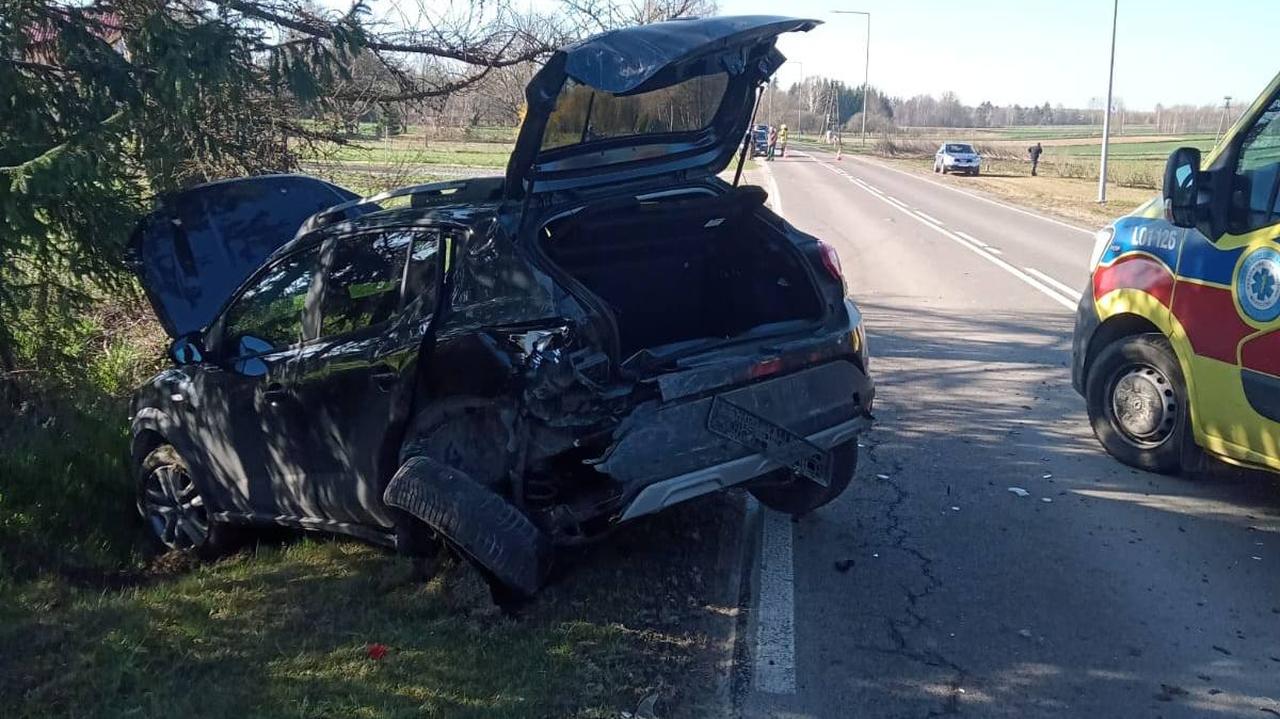 Nie żyje pasażerka, dwaj kierowcy w szpitalu