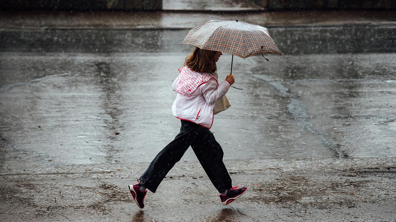 Idzie ochłodzenie. Mogą poprzedzić je burze z silnym deszczem