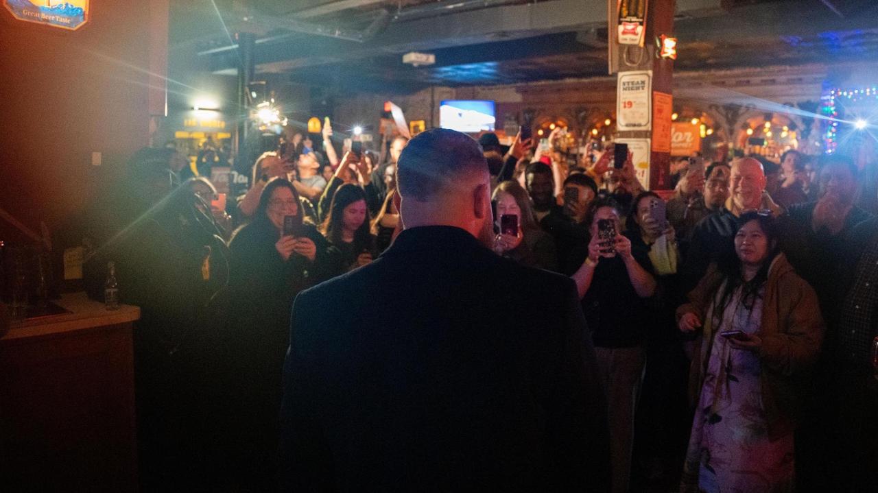 Wygrał z faworytką Trumpa. "Stworzyliśmy historię"