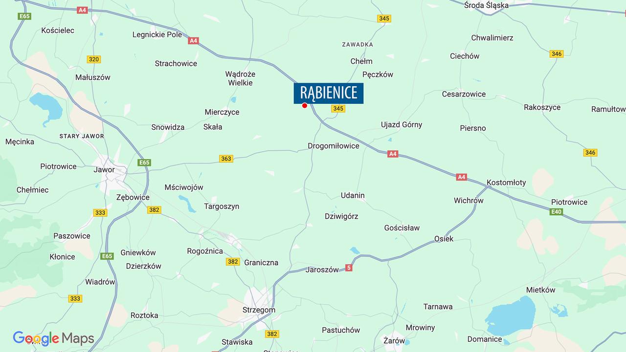 Autokar na boku, wezwano śmigłowiec LPR. Wypadek na A4