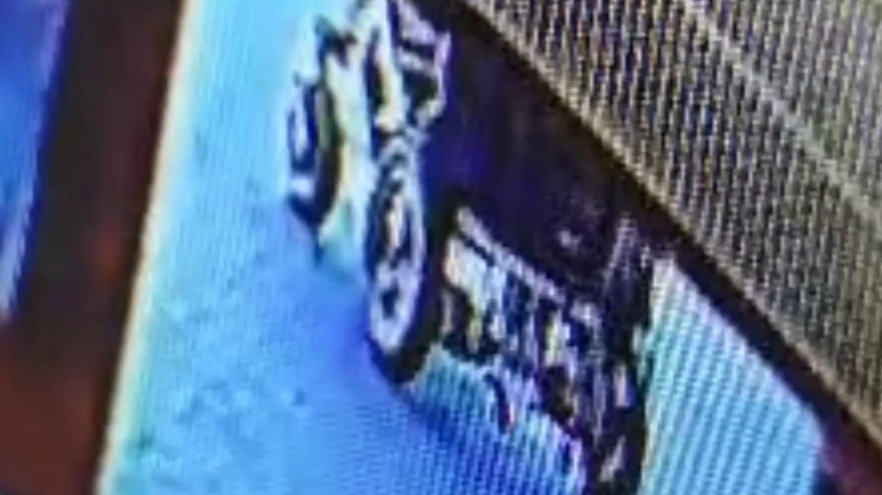 Z portfela zniknęły pieniądze i karta. Kradzież w markecie