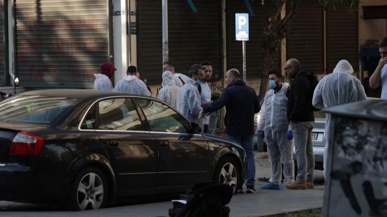 Zmarła w drodze do bankomatu. Policja: coś poszło nie tak